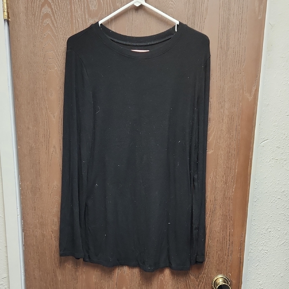 🚨2/$25 or 5/$50🚨Expressions Black Crew Neck Sweater